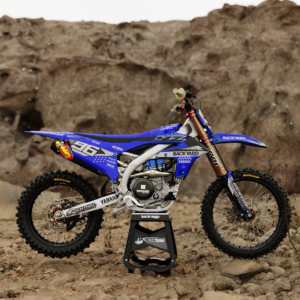 The new 2023 YZ450F looks gorgeous on a desert background.